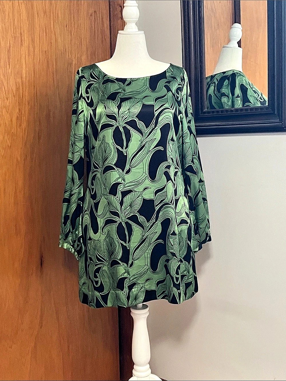 BCBGMAXAZRIA Printed Mini Dress in Green & Black Size XL Like New